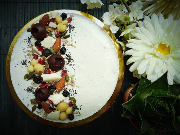 Vegan, gluten and sugar free cheesecake with lavender and coconut